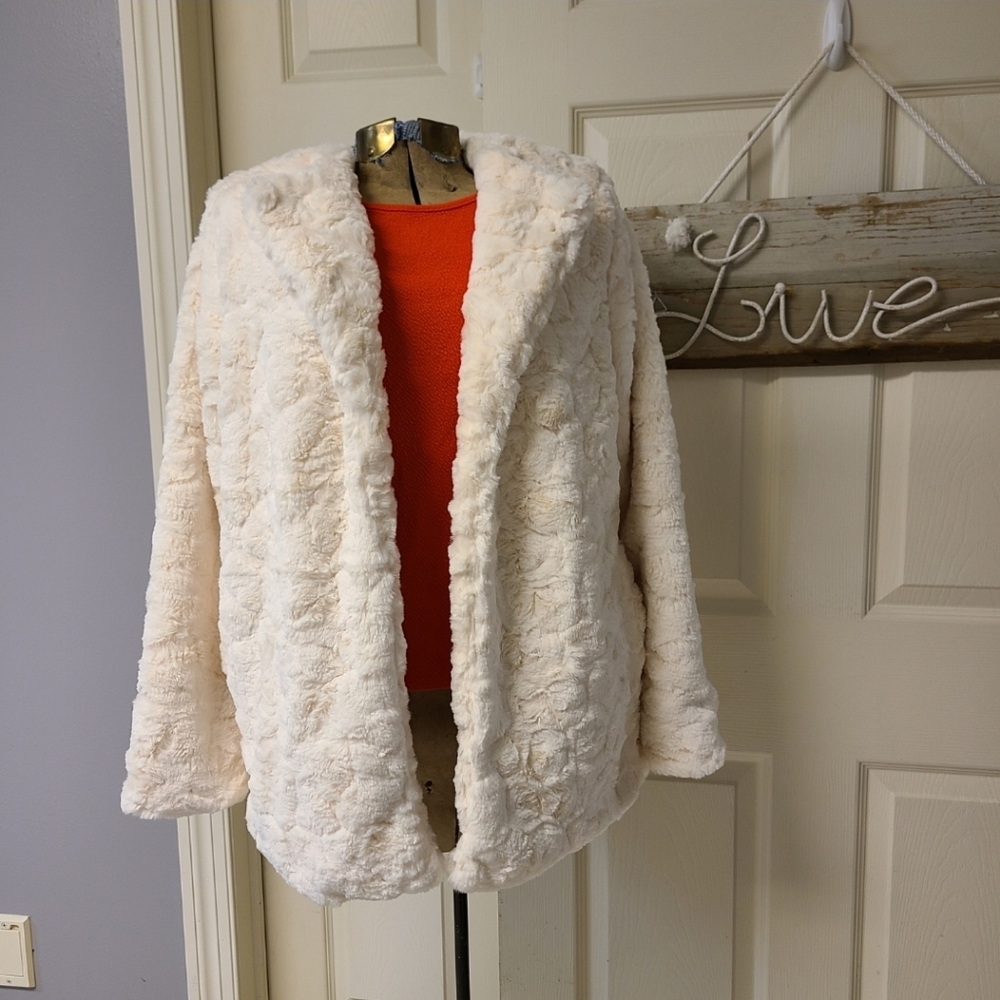 🤍Sage & Sadie Soft Cream Fluffy Faux Fur Fluffy Jacket Coat - Picture 2 of 16